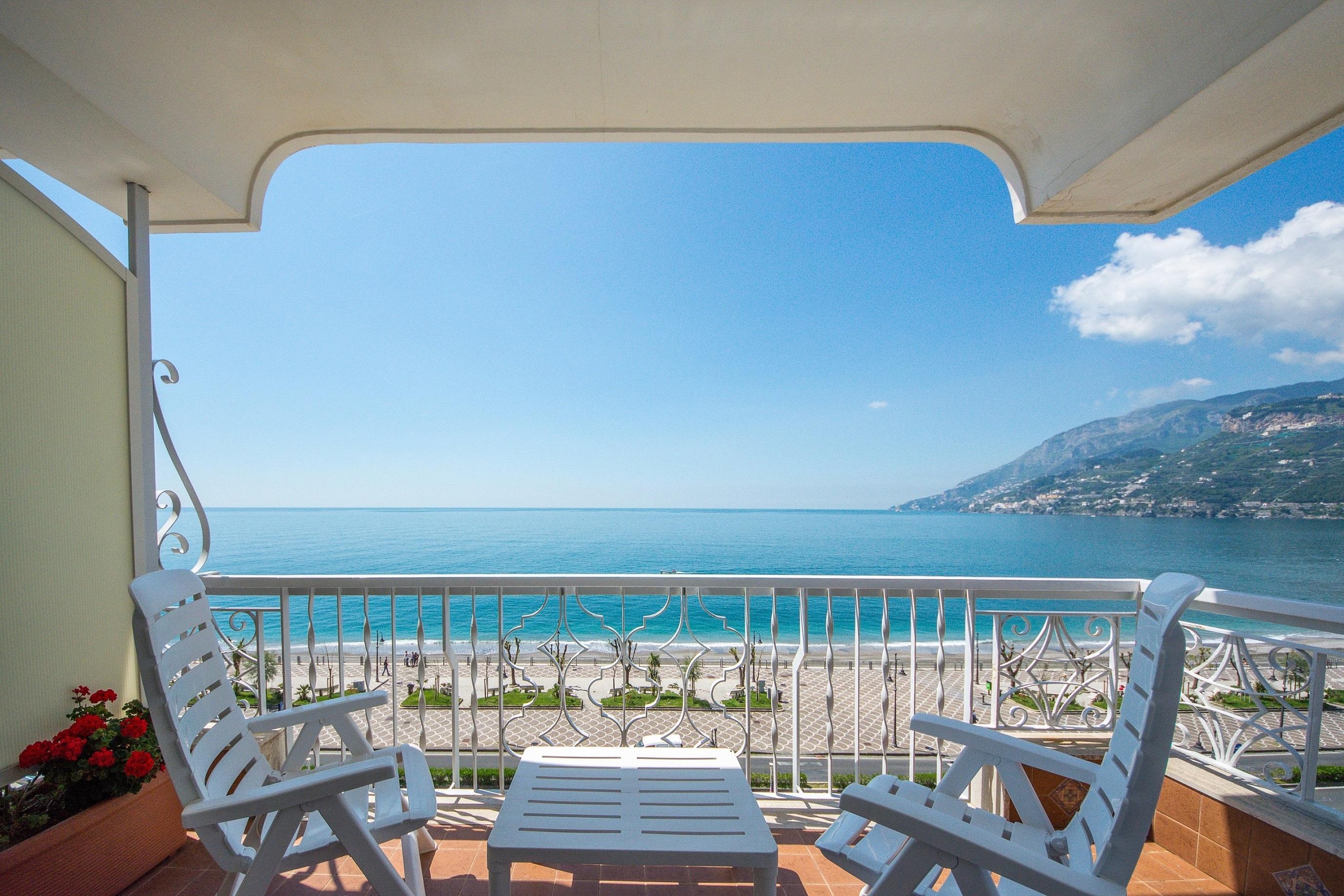 Hotel Pietra Di Luna Maiori Exterior photo