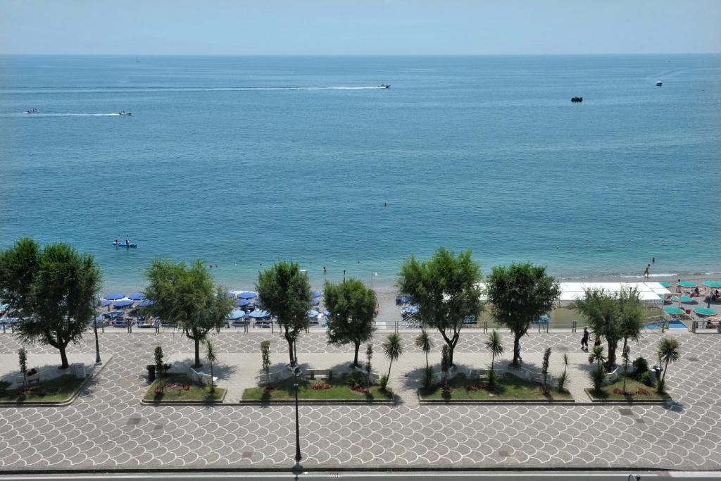 Hotel Pietra Di Luna Maiori Exterior photo